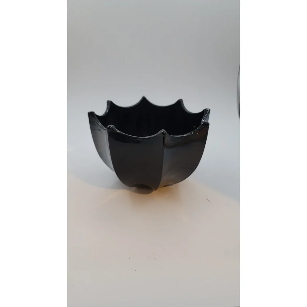 Vintage Indiana MCM Black‎ Amethyst Glass Umbrella Shaped Bowl Vase